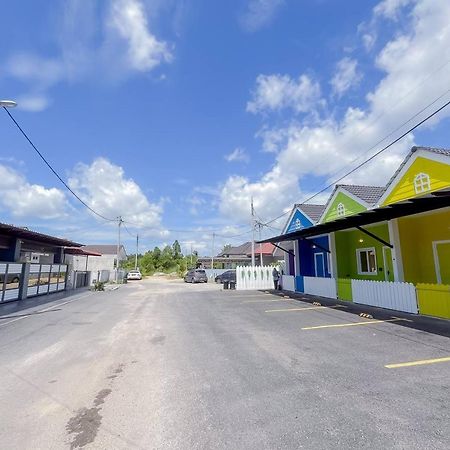 Auranad Tinyhouse Bandar Tanah Merah Wifi Netflix מראה חיצוני תמונה