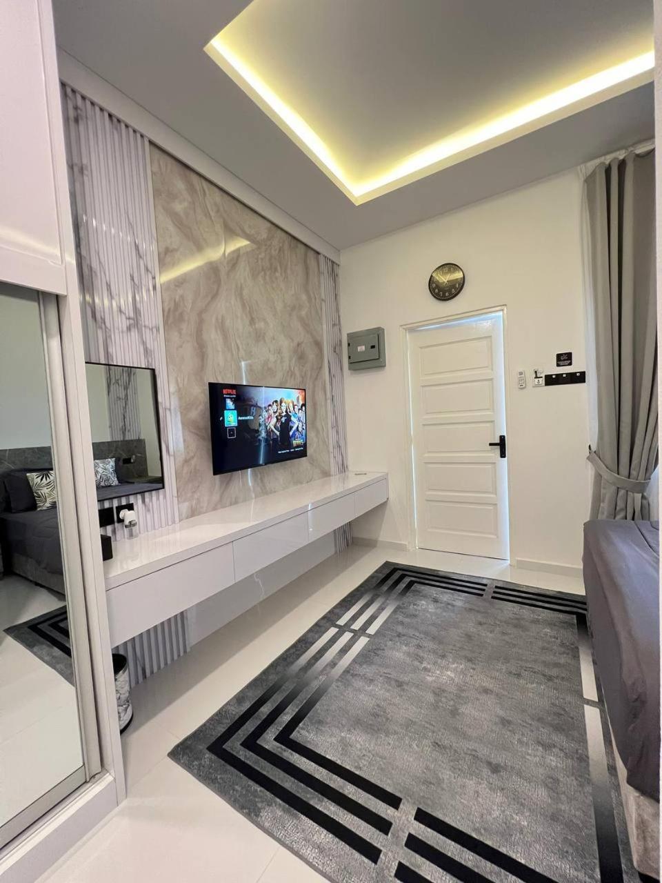 Auranad Tinyhouse Bandar Tanah Merah Wifi Netflix מראה חיצוני תמונה