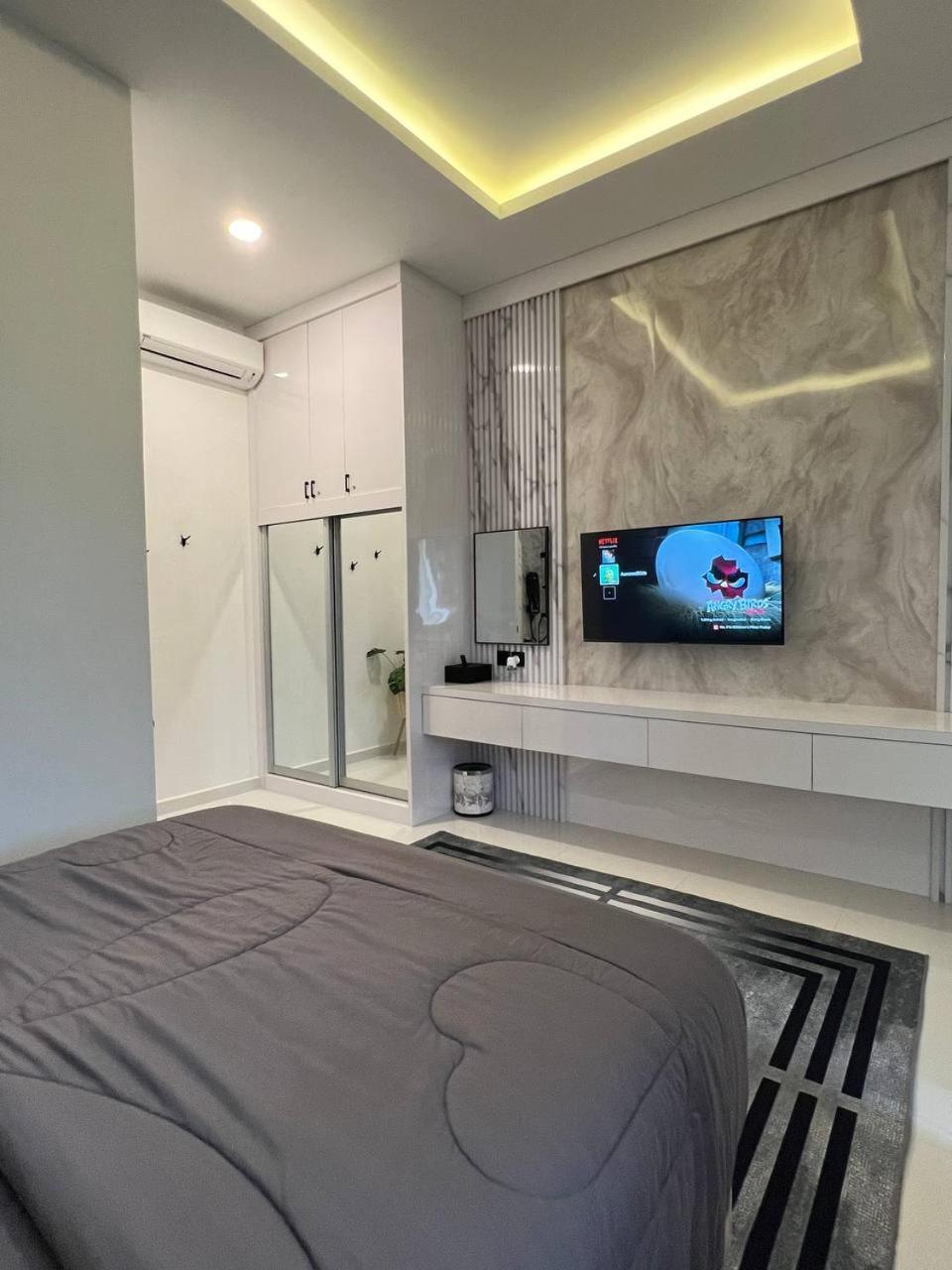 Auranad Tinyhouse Bandar Tanah Merah Wifi Netflix מראה חיצוני תמונה