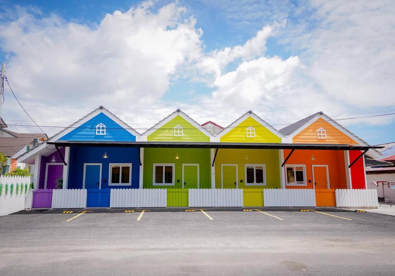 Auranad Tinyhouse Bandar Tanah Merah Wifi Netflix מראה חיצוני תמונה