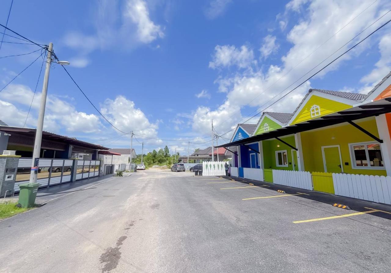 Auranad Tinyhouse Bandar Tanah Merah Wifi Netflix מראה חיצוני תמונה