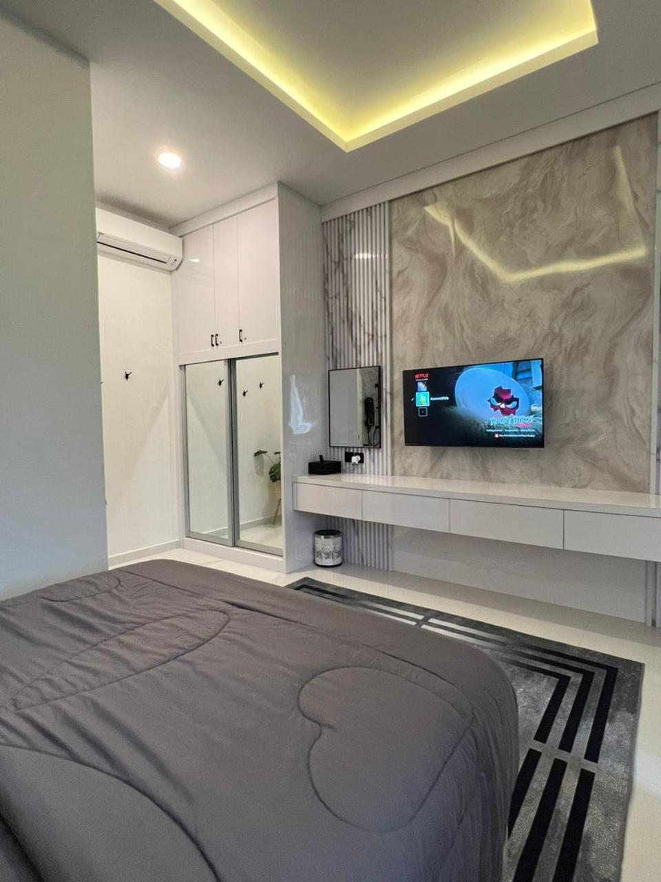 Auranad Tinyhouse Bandar Tanah Merah Wifi Netflix מראה חיצוני תמונה