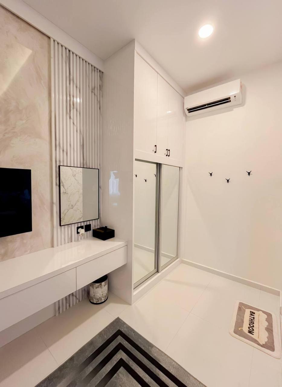 Auranad Tinyhouse Bandar Tanah Merah Wifi Netflix מראה חיצוני תמונה