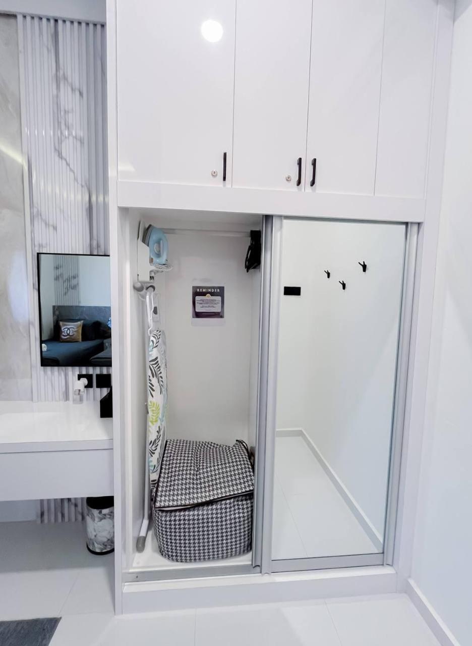 Auranad Tinyhouse Bandar Tanah Merah Wifi Netflix מראה חיצוני תמונה