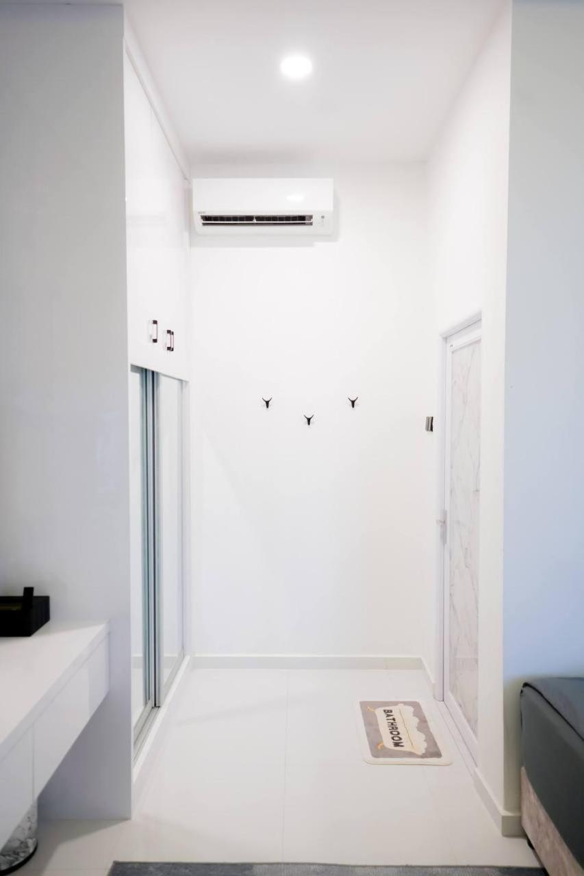 Auranad Tinyhouse Bandar Tanah Merah Wifi Netflix מראה חיצוני תמונה