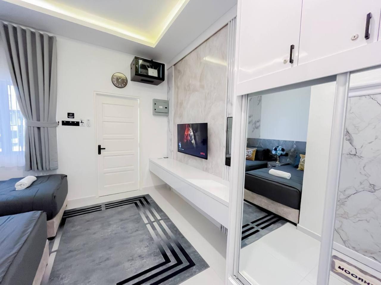 Auranad Tinyhouse Bandar Tanah Merah Wifi Netflix מראה חיצוני תמונה