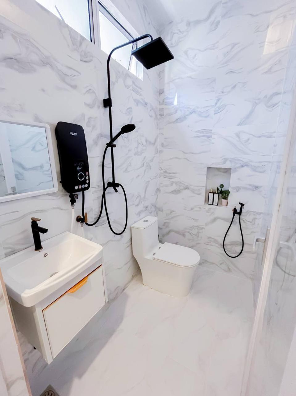 Auranad Tinyhouse Bandar Tanah Merah Wifi Netflix מראה חיצוני תמונה