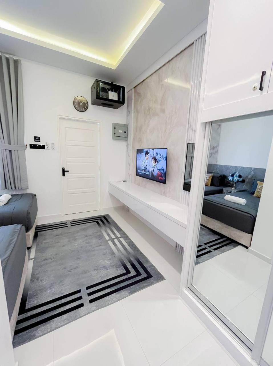 Auranad Tinyhouse Bandar Tanah Merah Wifi Netflix מראה חיצוני תמונה